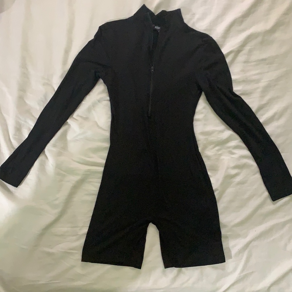 Sporty long sleeve romper